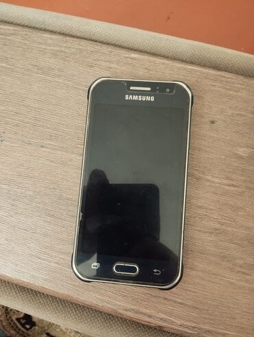 продаю самсунг: Samsung Galaxy J1, Колдонулган, < 2 ГБ, түсү - Кара, 2 SIM