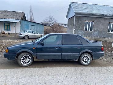 Volkswagen: Volkswagen Passat: 1990 г., 1.8 л, Механика, Бензин, Седан — 2