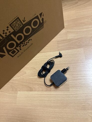 ASUS: ASUS Vivobook 16 (gümüşü) noutbuk Texniki xüsusiyyətlər: - Prosessor — 9