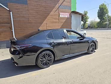 меняю на левый руль: Toyota Camry: 2019 г., 2.5 л, Автомат, Бензин, Седан — 2