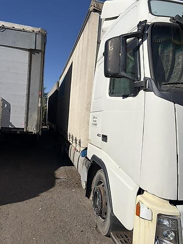 грузовые тягач: Тягач, Volvo, Тентованный — 3