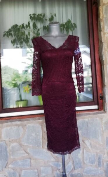 haljina midi duzina: Haljina od čipke KAFFE vel. S boja zrele višnje, elastična