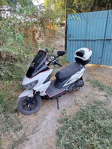 scooter maxi: Скутер/мопед городского типа (белый) - Кузов: обтекатели в стиле — 2