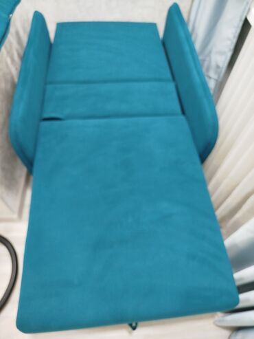 Другая мебель: Продаю диван-кровать, размер 1.90*0.95 в раскладном состоянии — 4