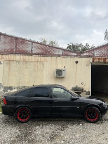 Opel: Opel Vectra: 1.8 l | 2000 il Sedan — 9