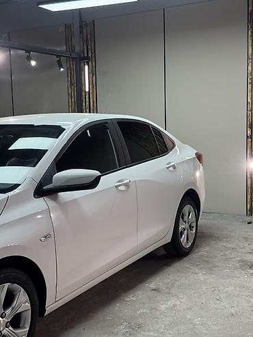 Chevrolet: Chevrolet Onix: 2020 г., 1 л, Автомат, Бензин, Седан — 7