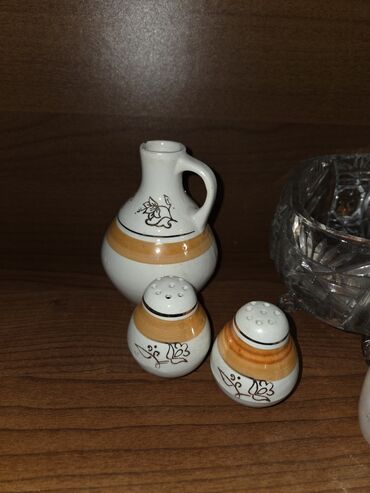 Digər süfrə qabları: Salam. mehsuallarin coxusu iwlenmeyib hec. hamisini birlikde de sata — 26