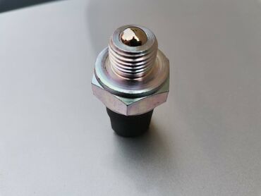 Auto delovi: Automat rikverc svetla menjac 5b Lada 21213,21214 Niva, Lada 2107 — 7