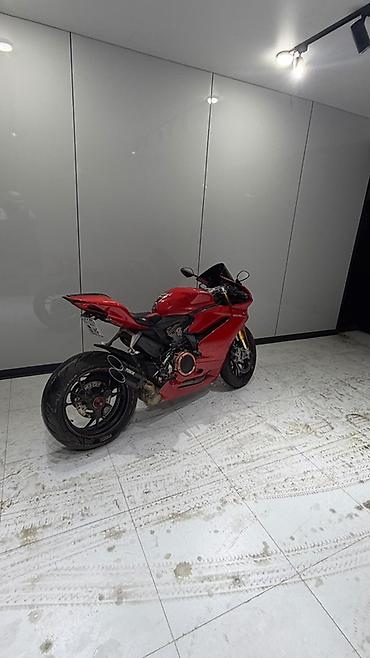 Спортбайк Ducati, 1300 куб. см, Бензин, Взрослый, Б/у