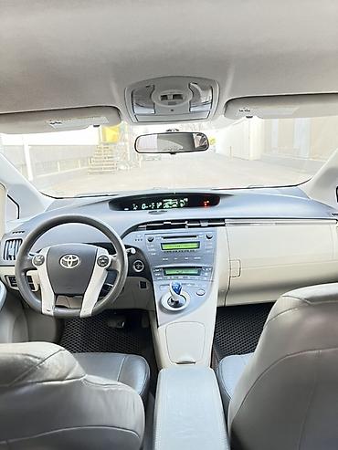 Toyota: Toyota Prius: 2011 г., 1.8 л, Вариатор, Гибрид, Хэтчбэк — 9