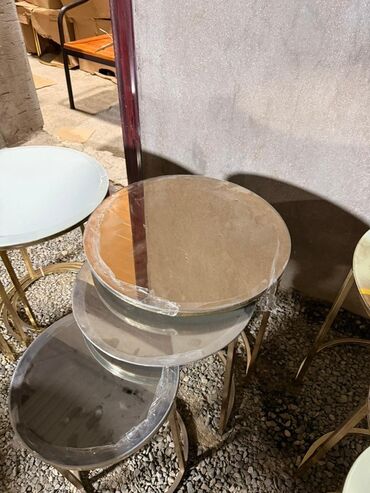 Masalar: Jurnal masası, Açılmayan, Şüşə, Yumru masa — 7