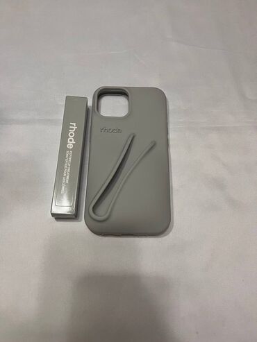 кожаный чехол iphone 5: Серый чехол для телефона Rhode с ремешком и бальзам для губ Rhode