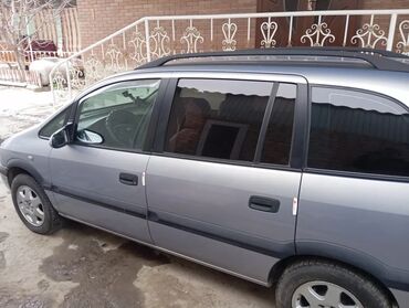 маленький автомобиль: Opel Zafira: 2003 г., 1.8 л, Механика, Бензин, Минивэн