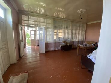 Köhnə tikili: Gəncə, 6 otaqlı, Köhnə tikili, 3 kv. m — 6