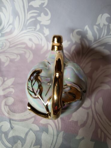 Čajnici: Bokal za zestoko pice,francuski,porcelanski. 70te. Bokal nov — 9