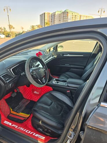 Ford: Ford Fusion: 2 l | 2018 il 133862 km Sedan — 4