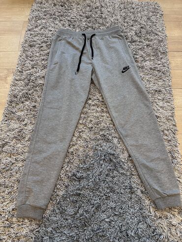 nike tech fleece trenerke: Nova trenerka. Samo probana. M velicina