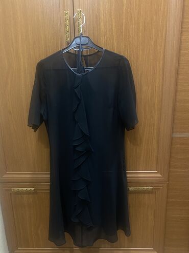 sifon koynekler: Kokteyl donu, Midi, Sisley, M (EU 38)