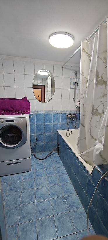 Продажа полдома: Продаю дом под бизнес 78 КВ,4 комнаты На первой линии По Улице — 9