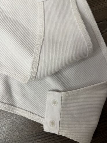 Baletkalar: Zara body bluz tezedir geyilmeyib 
L razmerdir — 7