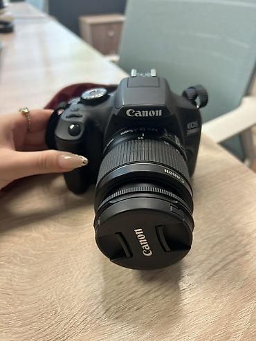 Фотоаппараты: Canon EOS 2000D DSLR fotoaparat + Canon EF‑S 18‑55mm f/3.5‑5.6 IS II — 1