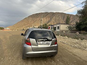Продажа авто: Honda Jazz: 2009 г., 1.4 л, Механика, Бензин, Хэтчбэк — 5