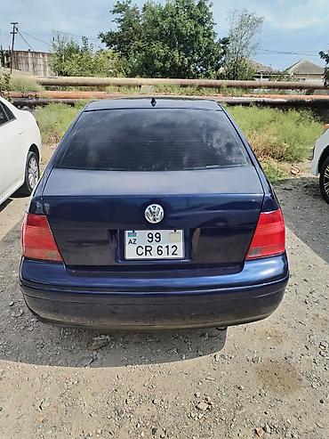 bora: Volkswagen Bora: 2 l | 2001 il Sedan — 3