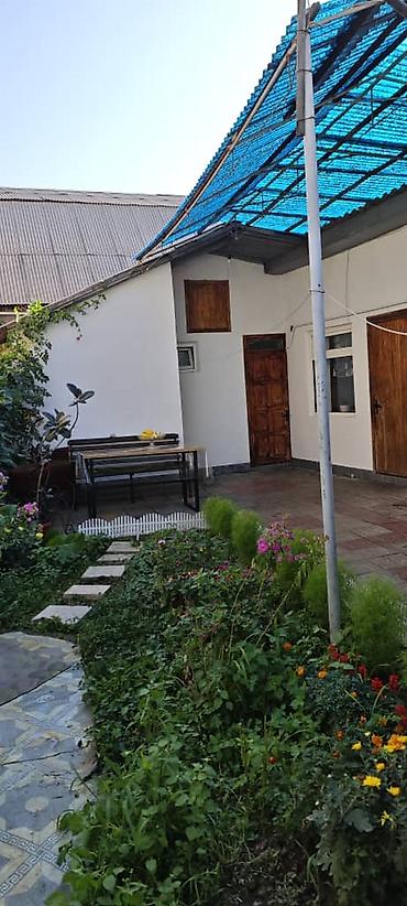 Продажа коттеджей и домов: Продаётся дом 5 комнат на участке 2,5 сотки Район Рабочий городок at lalafo.kg — 9 Продажа коттеджей и домов: Продаётся дом 5 комнат на участке 2,5 сотки Район Рабочий городок — 9