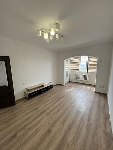 Продажа квартир: 1 комната, 44 м², 12 мкр 106 серия улучшенная, 8 этаж, Евроремонт — 7
