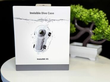 Çanta və çexollar: Insta360 XS üçün nəzərdə tutulmuş sualtı qutusu. Bu qutu kameranızı
