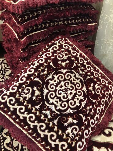 Текстиль: Продаю новые подушки 12 шт в хорошем состоянии