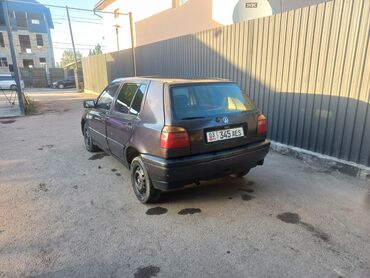 срочно срочно продаю машина: Volkswagen Golf: 1993 г., 1.6 л, Механика, Бензин, Хетчбек