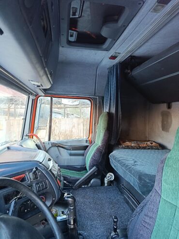 Тягачи: Тягач, DAF, 2001 г., Тентованный — 2