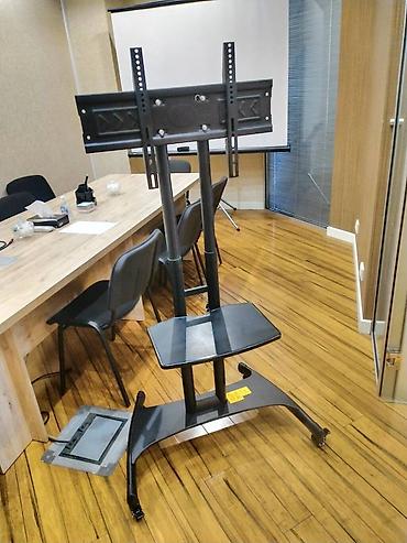 ucuz manitor: Hər növ televizorlar üçün təkərli mobil kronşteyn.32"-75 dyum — 3