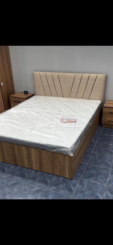 alt ust kravat: Yataq dəsti – zərif başlıq və taxta karkas - Ölçü: təxmini 160x200 sm — 1