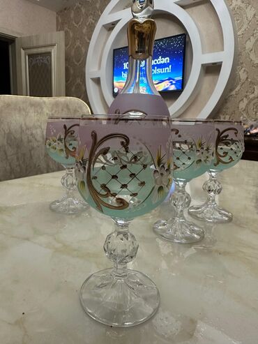 Qrafinlər və səhənglər: Şüşə, 6, 1 l, Çexiya