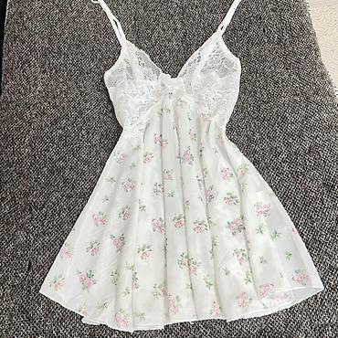 ночные пеньюары: Нежная ночная сорочка для уютных вечеров 🌸 * Белый цвет с нежным — 1