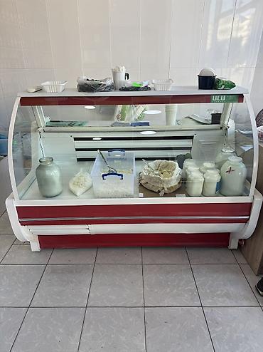1.50 eninde qastronom vitrin sud mehsullari ucun uygundur işlek