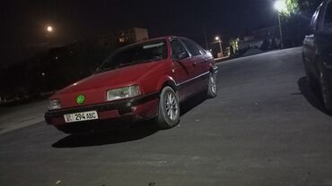 пассат 1993: Volkswagen Passat: 1993 г., 2 л, Механика, Бензин, Седан