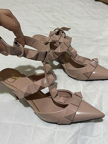 tufli: Valentino Garavani qadın ayaqqabısı – Rose rəngli patent (laklı) dəri — 1