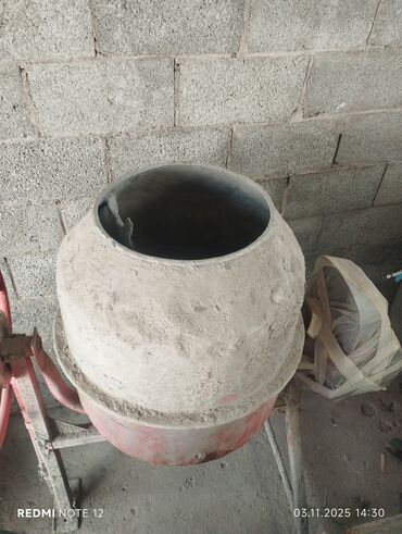 миксер для раствора: Бетономешалка Гравитационная, Малая (менее 150 л)