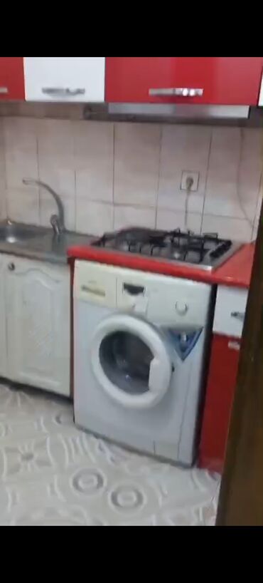 Uzunmüddətli kirayə mənzillər: Biləcəri r Avtovağzal Metrosun yaxınlıqı.Natik Həşimli küç 5)3