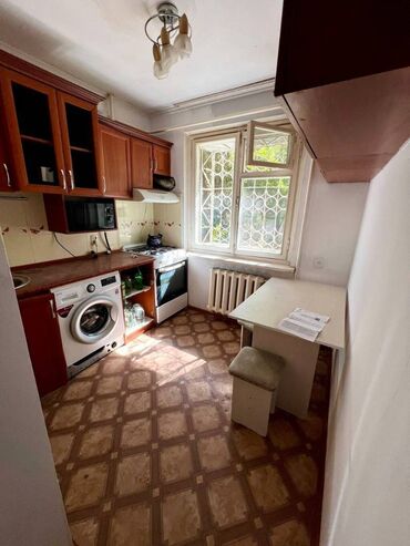 6 микрорайон квартиры: 2 комнаты, 43 м², 104 серия, 1 этаж, Косметический ремонт