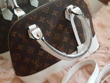 zenska kozna torba: Louis Vuitton braon torba sa belim detaljima. Prelepa torba, ekstra