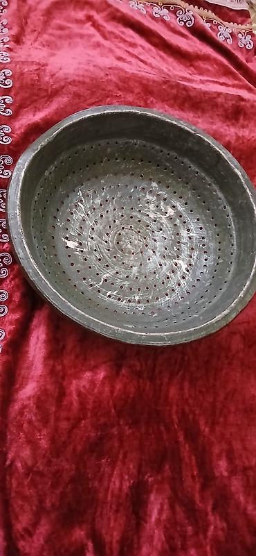 Mis süzgəc qab - Material: qalın divarlı mis - Forma: dairəvi, dərin