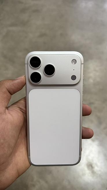 google pixel pro: IPhone 17 Pro Max, Б/у, 256 ГБ, Серебристый, Зарядное устройство, Чехол, Кабель, 100 % — 1