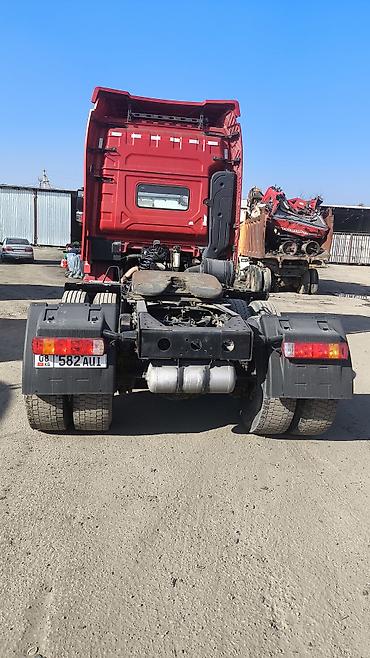 Тягачи: Тягач, Shacman — 3