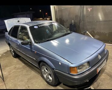 купить авто в рассрочку без участия банка: Volkswagen Passat: 1990 г., 1.8 л, Механика, Бензин, Седан
