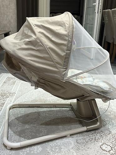 yumru besik: Oğlan və qız üçün, Yeni, Yumru, Beşik, Dəst ilə, Matras ilə, Yellənmə mexanizmi ilə — 1