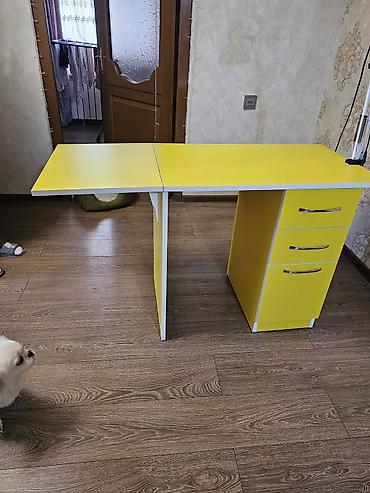 kompüter stol: Düz masa, Polkasız, Siyirməli, Sadə laminat — 3